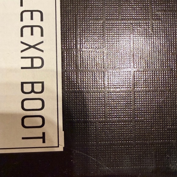 Leexa pointed toe thigh high slouch heel boots RED New in box size 7.5 - Picture 8 of 9